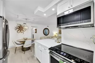 1100 Gulf Shore Blvd N, Naples, FL 34102 - Photo 9
