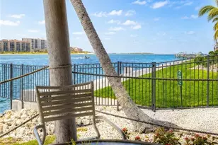 60 Pelican St W, Naples, FL 34113 - Photo 11