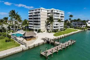 60 Pelican St W, Naples, FL 34113 - Photo 3