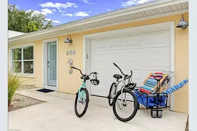 856 98th Ave N, Naples, FL 34108 - Photo 3