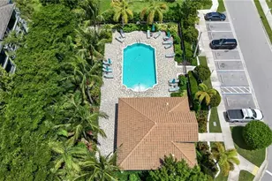 8785 Madrid Cir, Naples, FL 34104 - Photo 37