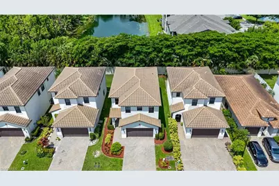 8785 Madrid Cir, Naples, FL 34104 - Photo 3