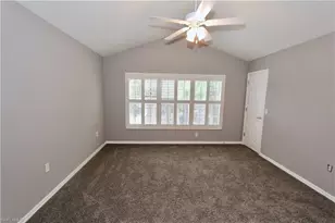 1055 Albany Ct, Naples, FL 34105 - Photo 11