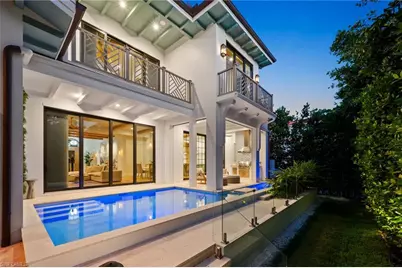 1140 8th St S, Naples, FL 34102 - Photo 3