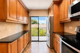 3370 10th St N, Naples, FL 34103 - Photo 7
