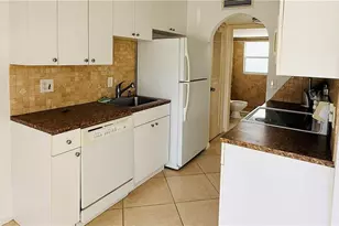 3250 10th St N, Naples, FL 34103 - Photo 7