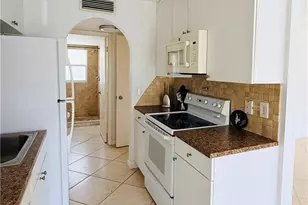 3250 10th St N, Naples, FL 34103 - Photo 13