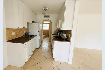 3250 10th St N #B2, Naples, FL 34103 - Photo 9