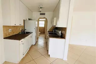 3250 10th St N, Naples, FL 34103 - Photo 9