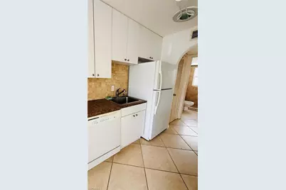 3250 10th St N #B2, Naples, FL 34103 - Photo 11