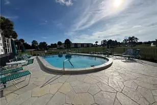 37 High Point Cir E, Naples, FL 34103 - Photo 19