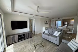 37 High Point Cir E, Naples, FL 34103 - Photo 7