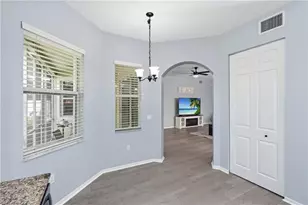 1425 Mariposa Cir, Naples, FL 34105 - Photo 17