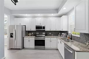 1425 Mariposa Cir, Naples, FL 34105 - Photo 3