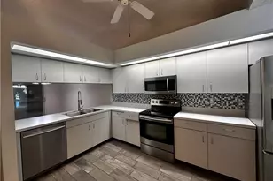 902 McGregor Park Cir, Fort Myers, FL 33908 - Photo 3