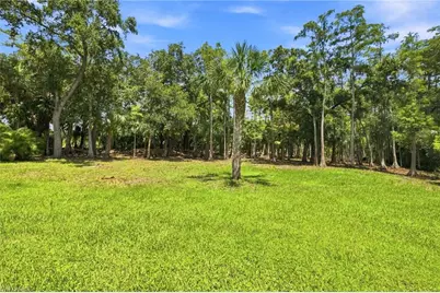 209 35th Ave NW, Naples, FL 34120 - Photo 9