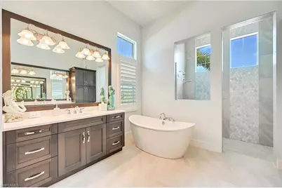 14338 Laguna Springs Ln, Naples, FL 34114 - Photo 17