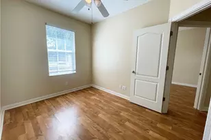 5325 Cove Cir, Naples, FL 34119 - Photo 13