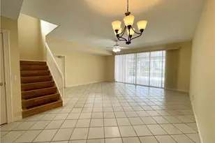 5325 Cove Cir, Naples, FL 34119 - Photo 3