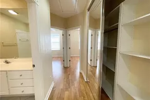 5325 Cove Cir, Naples, FL 34119 - Photo 11