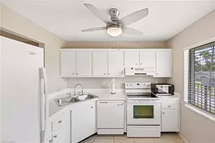 1101 Rosemary Ct, Naples, FL 34103 - Photo 9