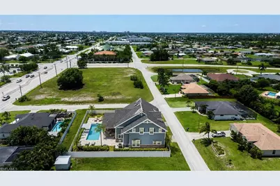 3121 SW 16th Pl, Cape Coral, FL 33914 - Photo 5