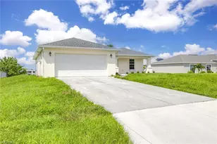 915 NE 10th Ln, Cape Coral, FL 33909 - Photo 1