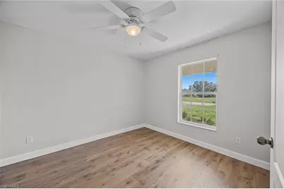 915 NE 10th Ln, Cape Coral, FL 33909 - Photo 17