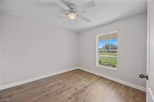 915 NE 10th Ln, Cape Coral, FL 33909 - Photo 17