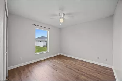 915 NE 10th Ln, Cape Coral, FL 33909 - Photo 15