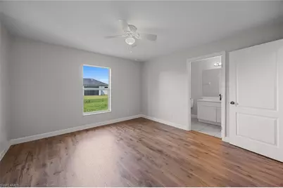 915 NE 10th Ln, Cape Coral, FL 33909 - Photo 13