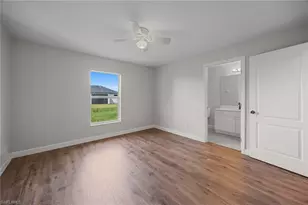 915 NE 10th Ln, Cape Coral, FL 33909 - Photo 13