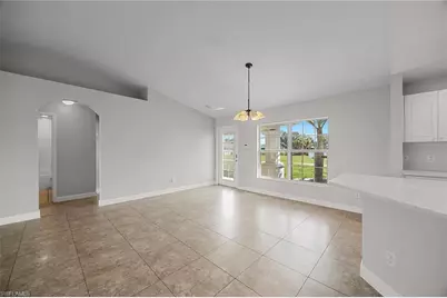 915 NE 10th Ln, Cape Coral, FL 33909 - Photo 5
