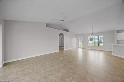 915 NE 10th Ln, Cape Coral, FL 33909 - Photo 9