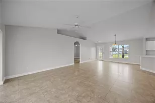 915 NE 10th Ln, Cape Coral, FL 33909 - Photo 9