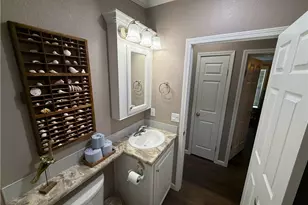1626 Diamond Lake Cir, Naples, FL 34114 - Photo 5