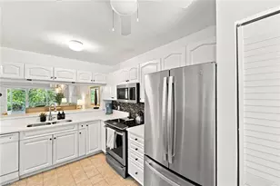 3001 Sandpiper Bay Cir, Naples, FL 34112 - Photo 7
