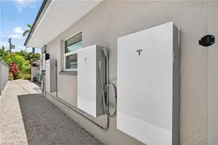 691 100th Ave N, Naples, FL 34108 - Photo 17