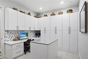 16284 Camden Lakes Cir, Naples, FL 34110 - Photo 25