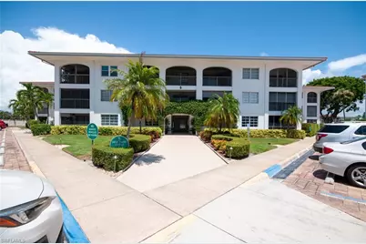 5 High Point Cir W #104, Naples, FL 34103 - Photo 3