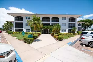 5 High Point Cir W, Naples, FL 34103 - Photo 3