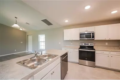 4211 21st St SW, Lehigh Acres, FL 33976 - Photo 3