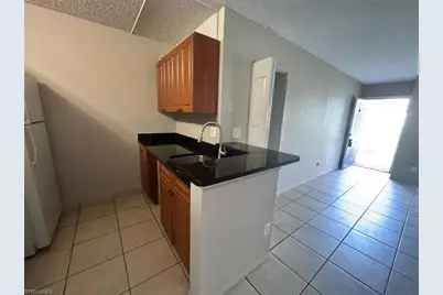 142 N Santa Clara Dr #16, Naples, FL 34104 - Photo 3
