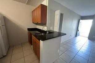 142 N Santa Clara Dr, Naples, FL 34104 - Photo 3