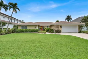 656 Binnacle Dr, Naples, FL 34103 - Photo 1
