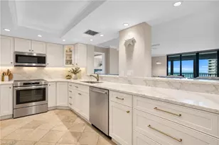 11030 Gulf Shore Dr, Naples, FL 34108 - Photo 7