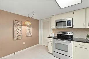 11030 Gulf Shore Dr, Naples, FL 34108 - Photo 21