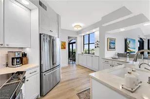 7040 Pelican Bay Blvd, Naples, FL 34108 - Photo 5