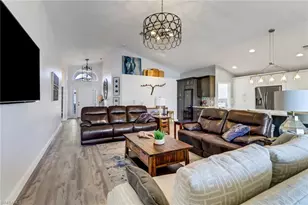 1059 Jardin Dr, Naples, FL 34104 - Photo 7