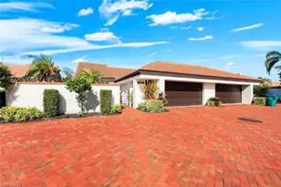 529 Bay Villas Ln, Naples, FL 34108 - Photo 1